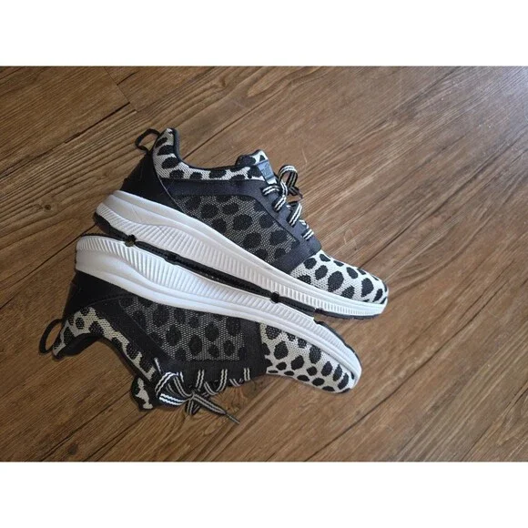 Women’s Avia Deluxe Memory Foam Athletic Shoes, Size 8.5  Leopard - Picture 4 of 10